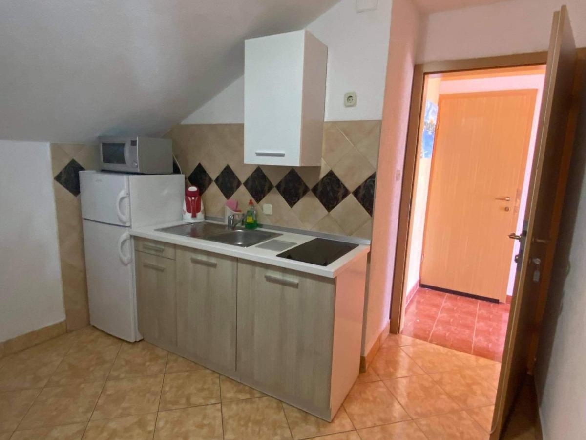 Apartments Villa Marija Gornji Karin Exteriör bild