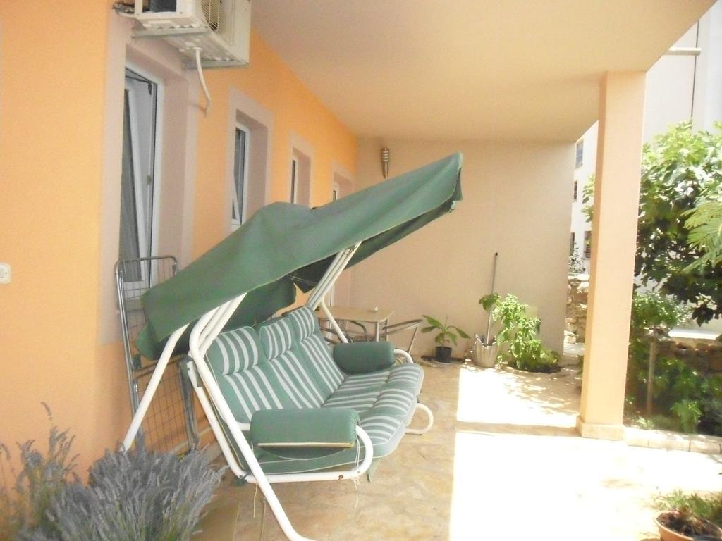 Apartments Villa Marija Gornji Karin Rum bild