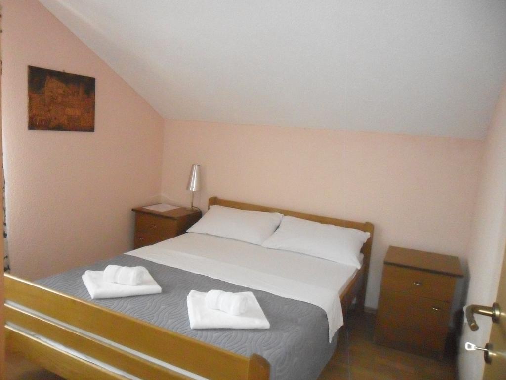 Apartments Villa Marija Gornji Karin Rum bild