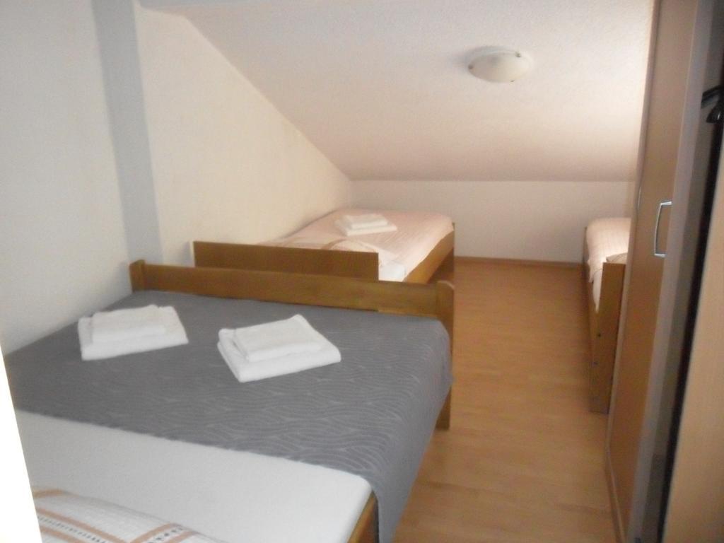 Apartments Villa Marija Gornji Karin Exteriör bild