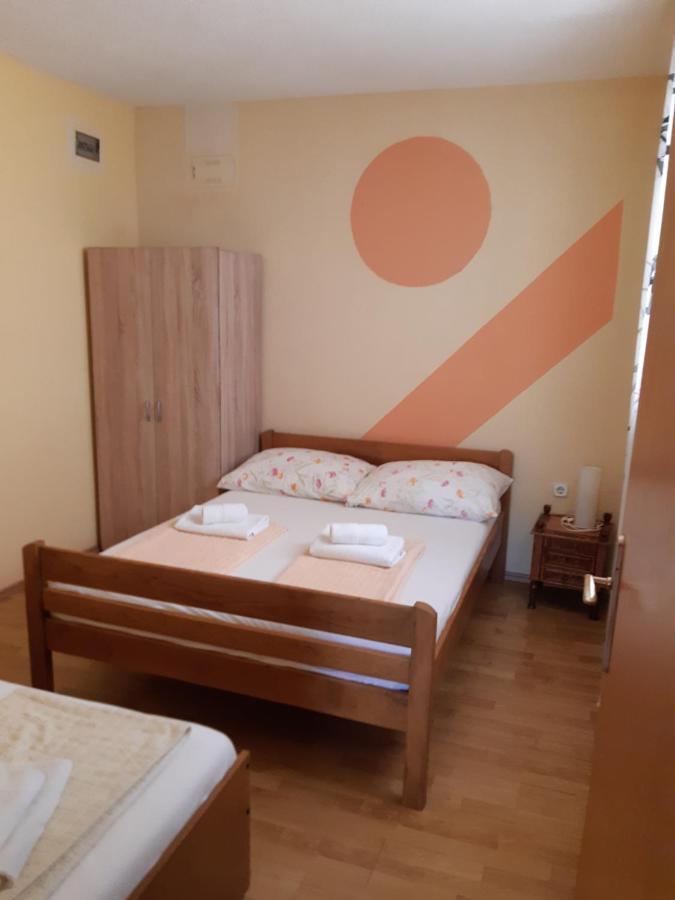 Apartments Villa Marija Gornji Karin Exteriör bild