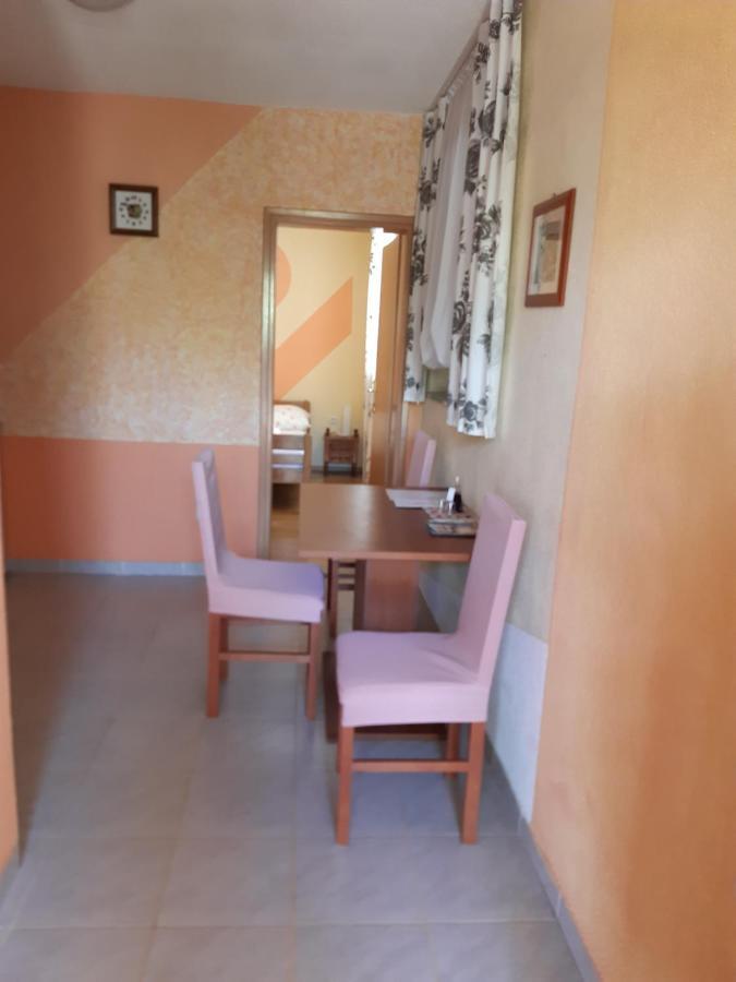 Apartments Villa Marija Gornji Karin Exteriör bild